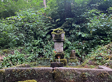曽我禅師坊の墓